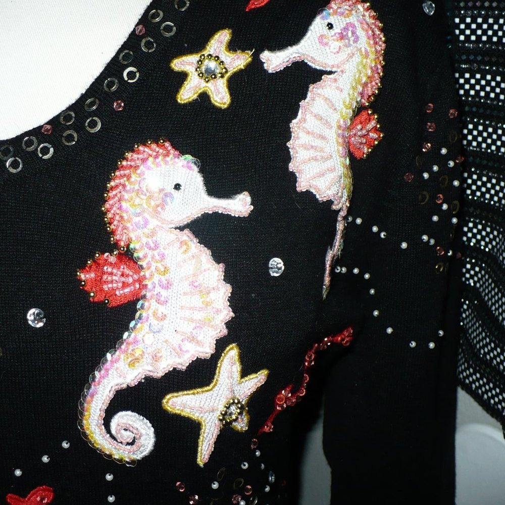 Berek Sweater Red coral and seahorses appliqued M